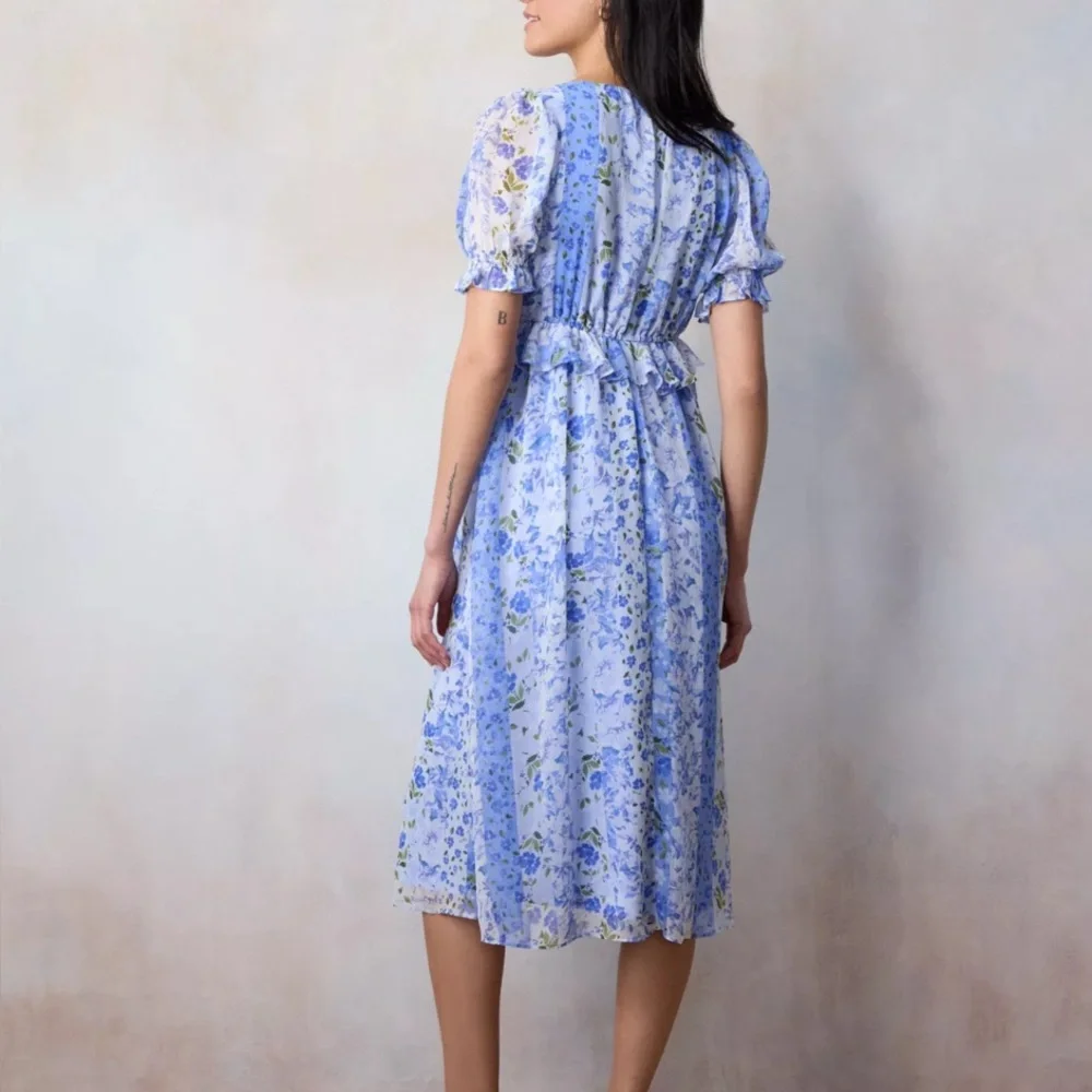 LC LAUREN CONRAD Blue Floral Short Sleeve Midi Dress - Picture 2 of 6